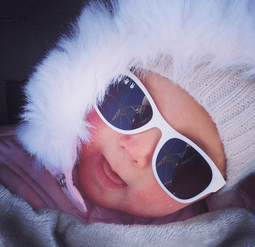 Czy zimą trzeba zakładać dzieciom okulary przeciwsłoneczne?